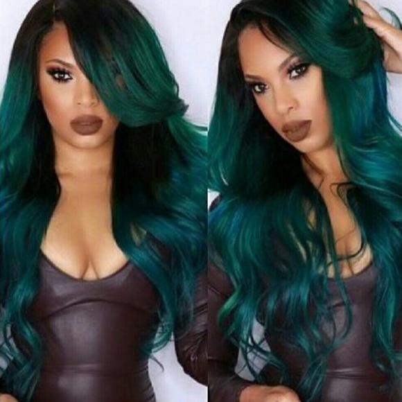 22” GREEN OMBRÉ BODY WAVY LACE FRONTNEW